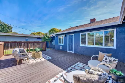 Exterior - 216 Manhattan St, Vallejo, CA 94591 photo 6 of 19