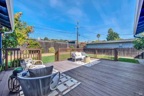 Exterior - 216 Manhattan St, Vallejo, CA 94591 photo 5 of 19