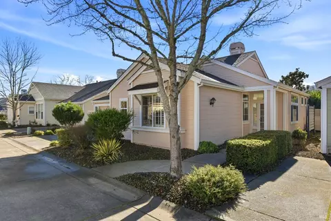 6571 Pine Valley Dr, Santa Rosa, CA 95409