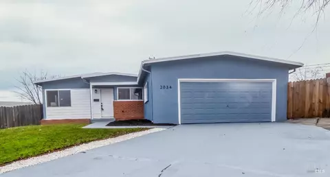 2034 Cambridge Dr, Fairfield, CA 94533