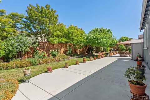 Exterior - 8596 Starr Rd, Windsor, CA 95492 photo 13 of 20