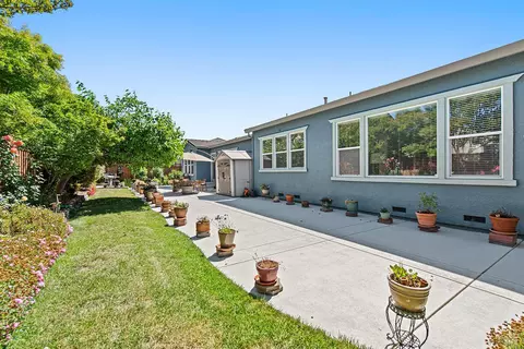 Exterior - 8596 Starr Rd, Windsor, CA 95492 photo 7 of 20