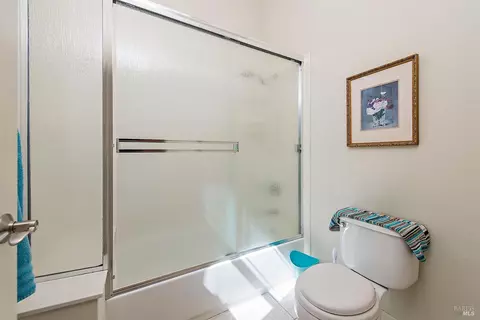 Bath - 8596 Starr Rd, Windsor, CA 95492 photo 6 of 6