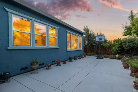 Exterior - 8596 Starr Rd, Windsor, CA 95492 photo 19 of 20