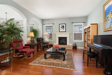 Living - 8596 Starr Rd, Windsor, CA 95492 photo 1 of 5
