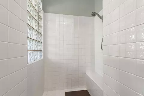 Bath - 8596 Starr Rd, Windsor, CA 95492 photo 2 of 6
