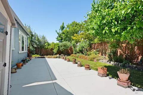Exterior - 8596 Starr Rd, Windsor, CA 95492 photo 15 of 20
