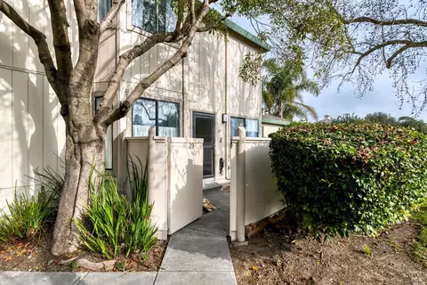 29 Keel Ct, San Rafael, CA 94903