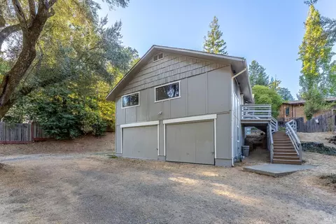 301 Crestview Dr, Ukiah, CA 95482 photo 3