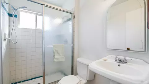 Bath - 1636 Sarkesian Dr, Petaluma, CA 94954 photo 1 of 4