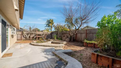 Exterior - 1636 Sarkesian Dr, Petaluma, CA 94954 photo 4 of 7