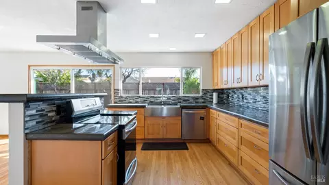 Kitchen - 1636 Sarkesian Dr, Petaluma, CA 94954 photo 1 of 3