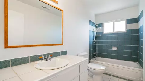 Bath - 1636 Sarkesian Dr, Petaluma, CA 94954 photo 4 of 4