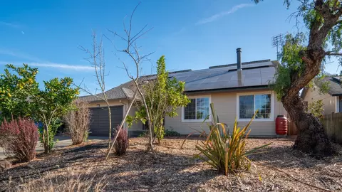 1636 Sarkesian Dr, Petaluma, CA 94954