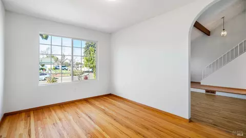 Living - 1636 Sarkesian Dr, Petaluma, CA 94954 photo 6 of 10