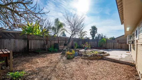 Exterior - 1636 Sarkesian Dr, Petaluma, CA 94954 photo 5 of 7