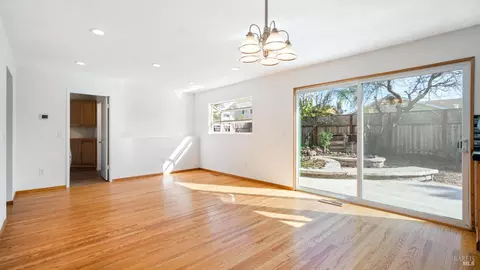 Living - 1636 Sarkesian Dr, Petaluma, CA 94954 photo 10 of 10