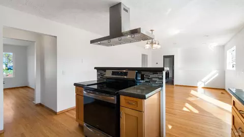 Kitchen - 1636 Sarkesian Dr, Petaluma, CA 94954 photo 3 of 3