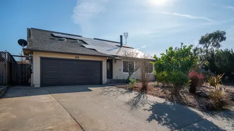 Exterior - 1636 Sarkesian Dr, Petaluma, CA 94954 photo 2 of 7