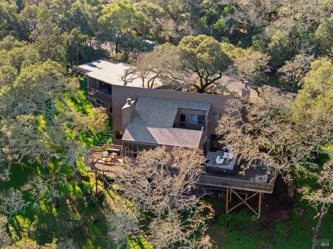 14 Oak Grove Way, Napa, CA 94559