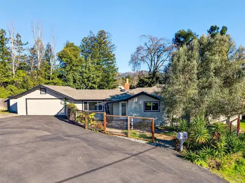 221 Hayman Ct, Santa Rosa, CA 95409