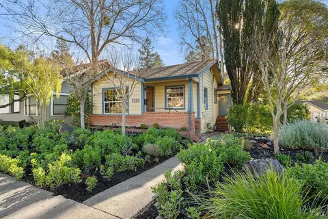 7225 Bodega Ave, Sebastopol, CA 95472