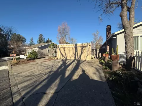 1745 Arroyo Sierra Ave, Santa Rosa, CA 95405