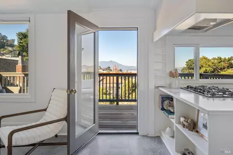 Entry Way - 16 Glen Dr, Sausalito, CA 94965 photo 2 of 4