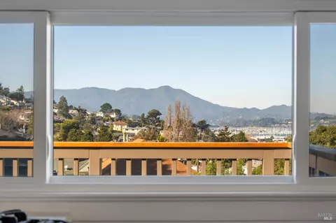 16 Glen Dr, Sausalito, CA 94965