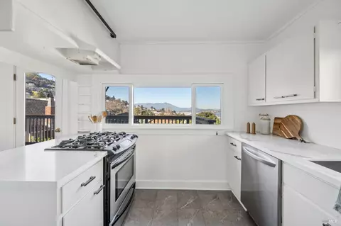 Kitchen - 16 Glen Dr, Sausalito, CA 94965 photo 2 of 8