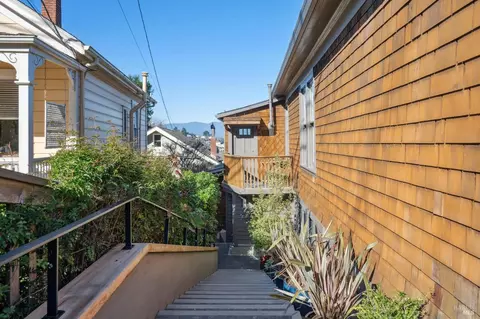 Exterior - 16 Glen Dr, Sausalito, CA 94965 photo 4 of 13