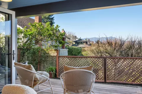Exterior - 16 Glen Dr, Sausalito, CA 94965 photo 5 of 13