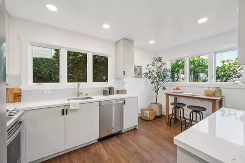 Kitchen - 16 Glen Dr, Sausalito, CA 94965 photo 4 of 8