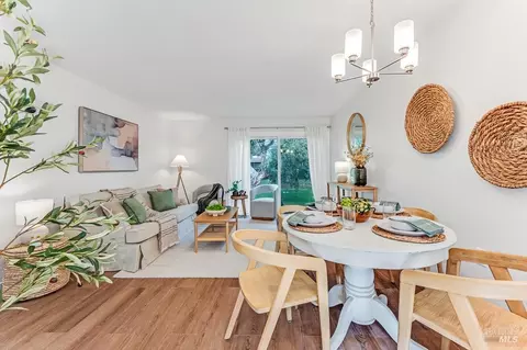 1378 Mission Dr, Sonoma, CA 95476