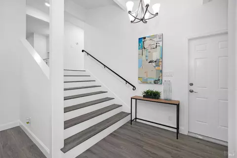 125 Skyline Ct, Vallejo, CA 94591 photo 3