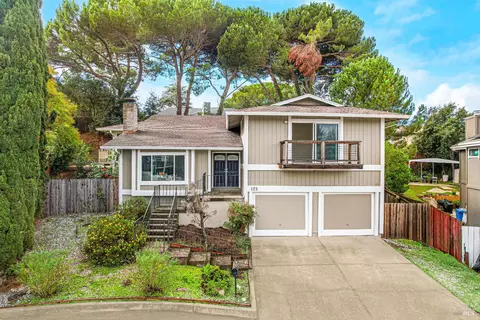 125 Skyline Ct, Vallejo, CA 94591 photo 2