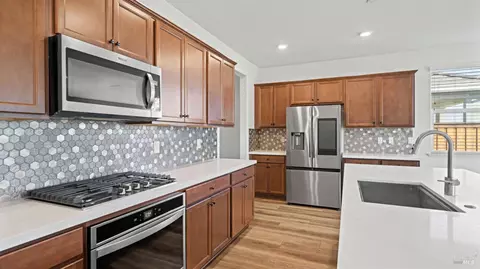 Kitchen - 801 Billhook Dr, Vacaville, CA 95687 photo 3 of 4