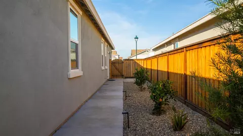 Exterior - 801 Billhook Dr, Vacaville, CA 95687 photo 9 of 13