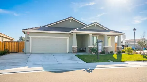 Exterior - 801 Billhook Dr, Vacaville, CA 95687 photo 4 of 13
