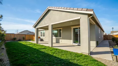 Exterior - 801 Billhook Dr, Vacaville, CA 95687 photo 10 of 13