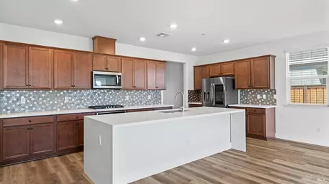 Kitchen - 801 Billhook Dr, Vacaville, CA 95687 photo 2 of 4