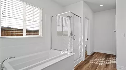 Bath - 801 Billhook Dr, Vacaville, CA 95687 photo 2 of 3