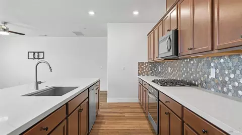 Kitchen - 801 Billhook Dr, Vacaville, CA 95687 photo 4 of 4