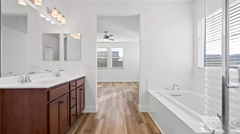 Bath - 801 Billhook Dr, Vacaville, CA 95687 photo 3 of 3