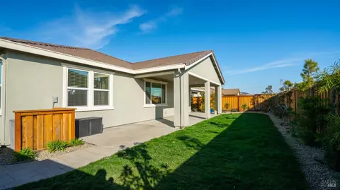 Exterior - 801 Billhook Dr, Vacaville, CA 95687 photo 12 of 13