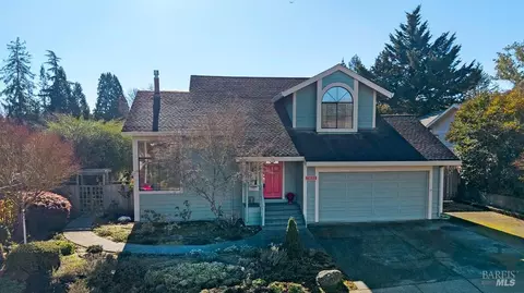 7803 Stefenoni Ct, Sebastopol, CA 95472