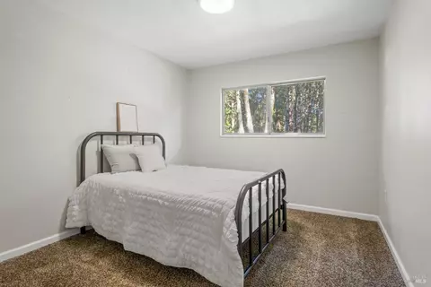 Bedroom - 27214 Bear Dr, Willits, CA 95490 photo 1 of 5