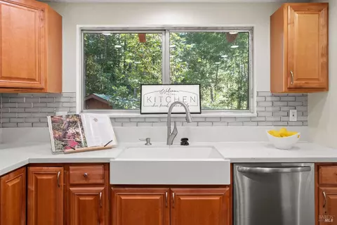 Kitchen - 27214 Bear Dr, Willits, CA 95490 photo 2 of 3