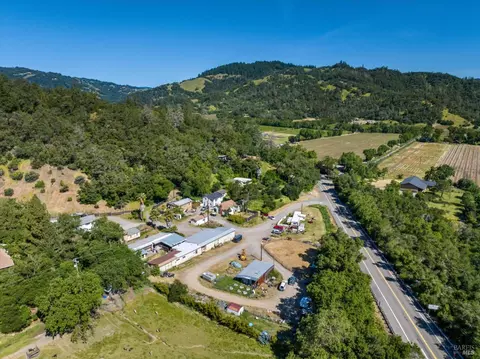 31211 NE Highway 128 Hwy, Cloverdale, CA 95425