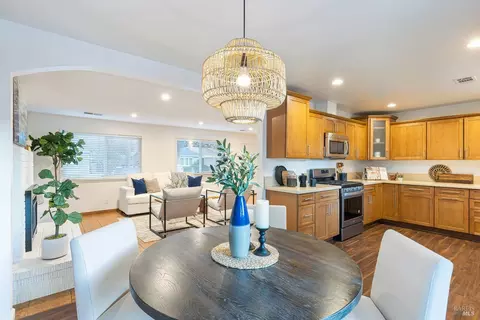 111 S Franklin St, Napa, CA 94559